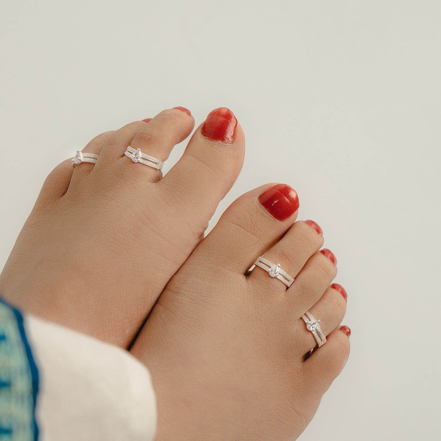 White Zircon Toe Ring