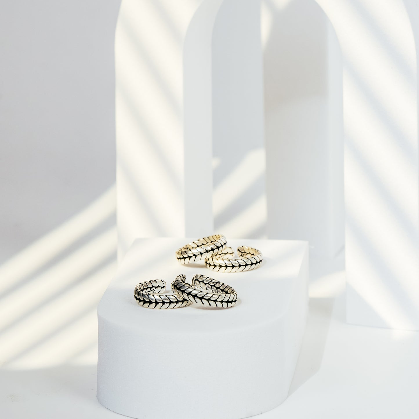 Viral Oxidised Toe Ring