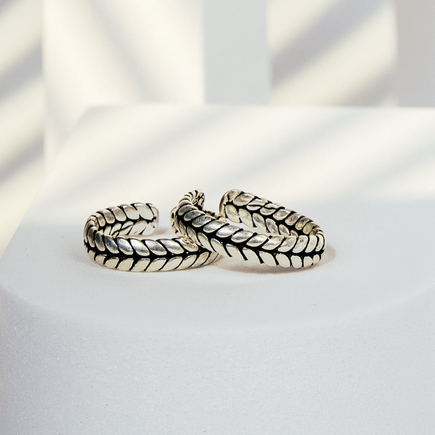 Viral Oxidised Toe Ring