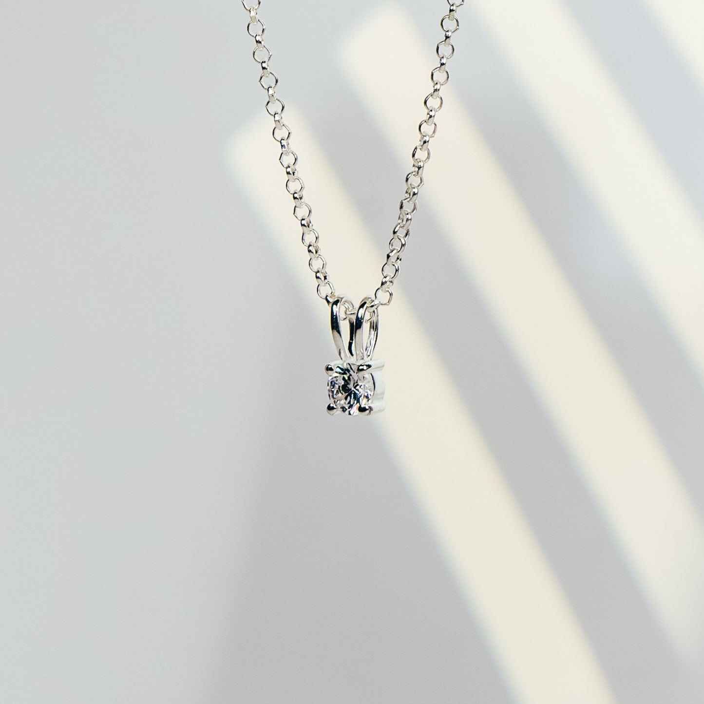 Solitaire Chain Pendant