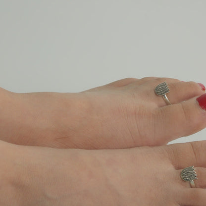 Oxidised Lotus Toe Ring